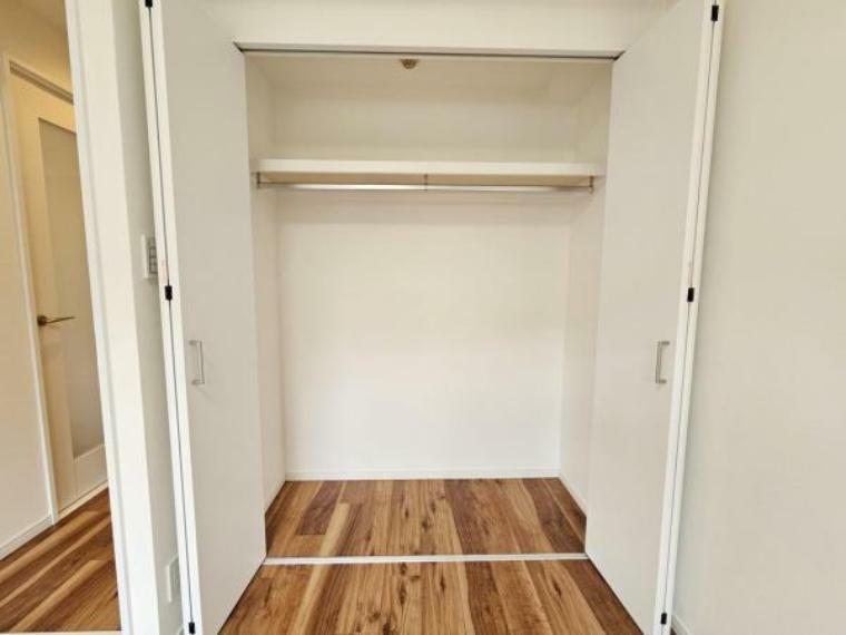 収納 洋室5帖:収納充実ですっきりと整頓されたお部屋作りが可能です！