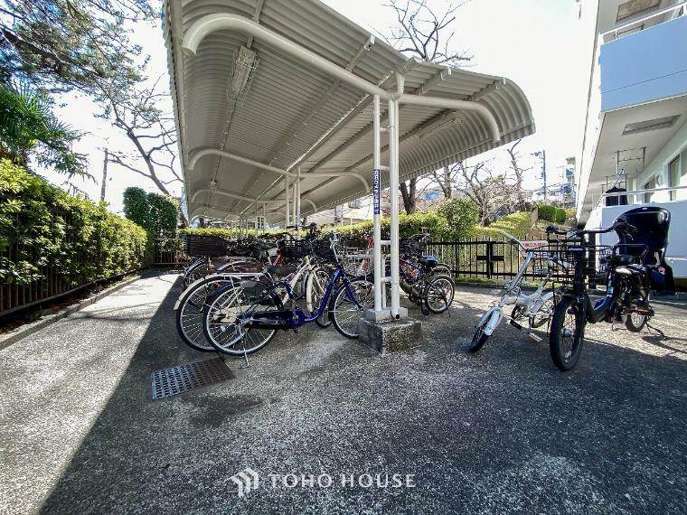 駐輪場 屋根付きの自転車置き場もあり安心です。