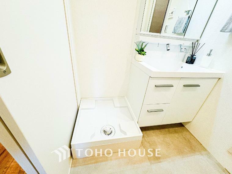 清潔感のあるカラーで統一されたランドリースペース。気持ちの良い空間で家事もはかどります。