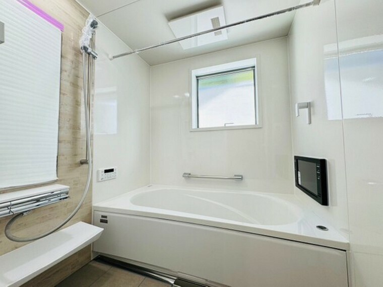 浴室 浴室暖房乾燥機を完備し、夜間や雨天時のお洗濯も安心の浴室設備