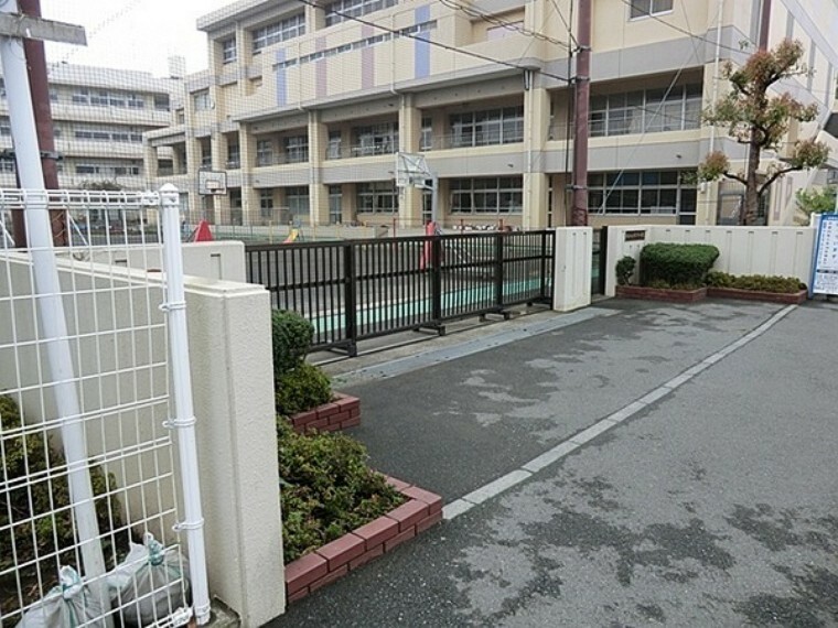 小学校 横浜市立神大寺小学校 学校教育目標は、立派な「かん・だい・じ」の子になろう！「人・世界」に目を向けよう！