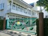 幼稚園・保育園 認定こども園岡津幼稚園 豊かな自然に囲まれた環境にあり、園庭の木々集まる鳥や虫たちにより四季を全身で感じ実体験を大切にしていく。