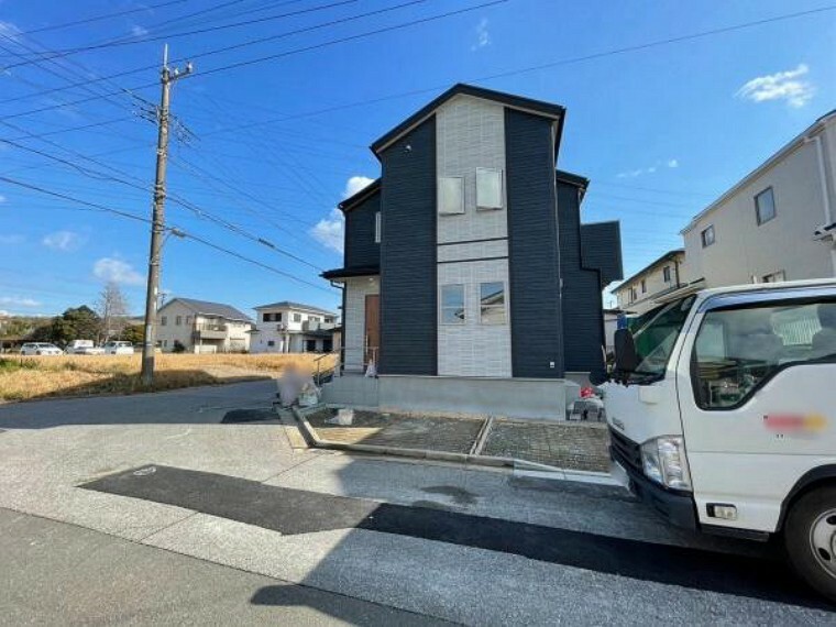 駐車場 角地につき陽当たり良好です！