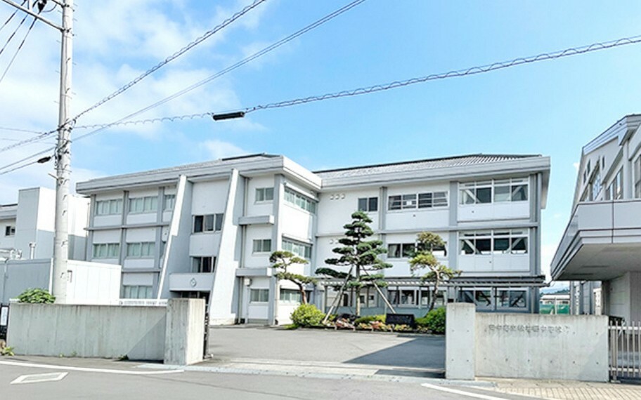 市立松井田中学校（約4,900m）