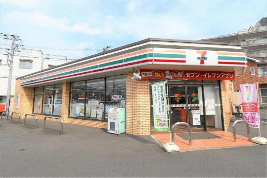 コンビニ セブンイレブン鶴ヶ島東店　徒歩11分