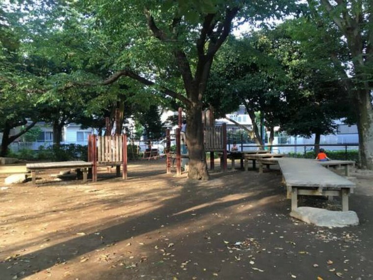 公園 妙正寺公園:休日にお子様と遊べる公園まで徒歩1分！（約60m）