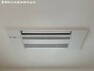 冷暖房・空調設備 天井埋め込み型エアコンが標準装備。フラットですっきりとした部屋になりますl。