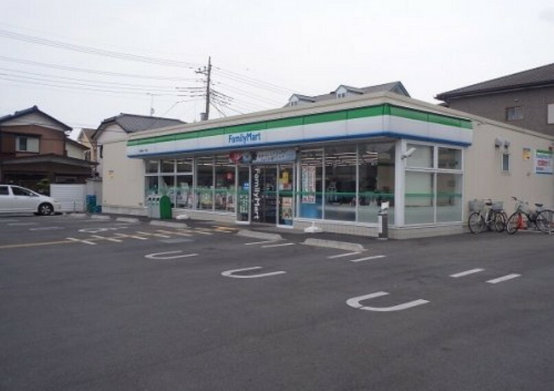 コンビニ 【コンビニエンスストア】ファミリーマート川越岸町一丁目店まで971m