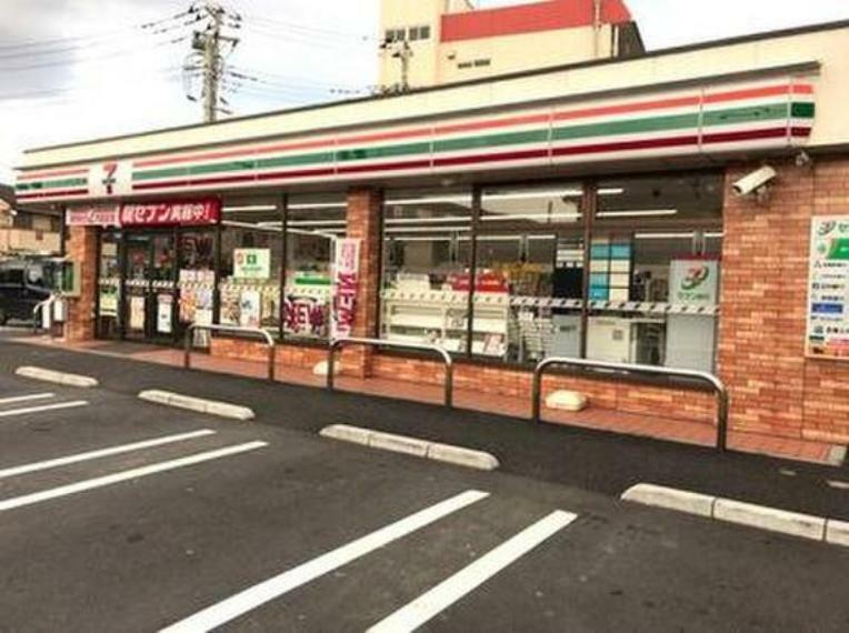 コンビニ セブンイレブン三郷戸ケ崎店