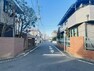 現況写真 周辺は住宅が建ち並ぶ閑静な住宅街です。