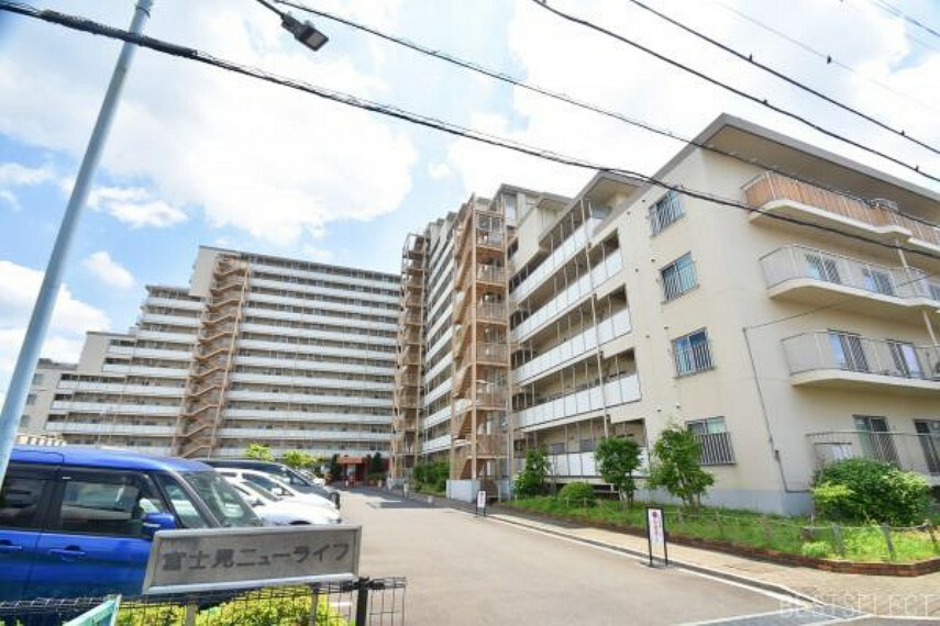 外観写真 東武東上線「柳瀬川」駅徒歩5分の立地。総戸数216戸の大型分譲マンションです。