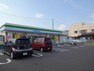 コンビニ ファミリーマート 塩釜尾島町店　495m（徒歩7分）