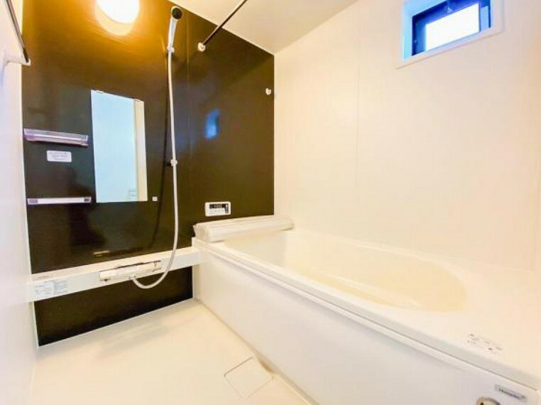 浴室 1坪以上の浴室です。足を伸ばしてゆったりバスタイム。フルオートバス・浴室乾燥機付です。