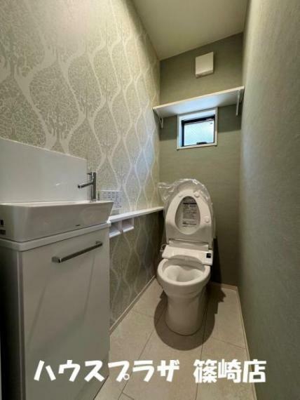トイレ 2階トイレには手洗い場を設けており最初から設置してあるのは助かりますね！