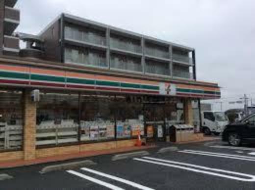 【コンビニエンスストア】セブンイレブンかしわ台駅前店まで661m