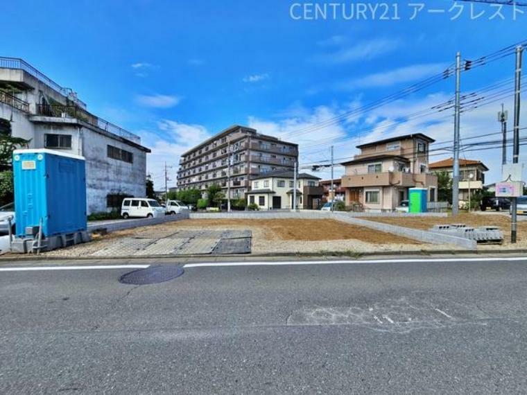 現況外観写真 西武新宿線「南大塚」駅まで徒歩10分。 永住に相応しい暮らしを豊かにする充実の設備・仕様 の邸宅の誕生です