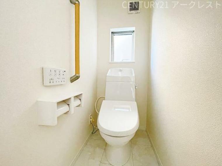 トイレ 温水洗浄機能付きトイレです