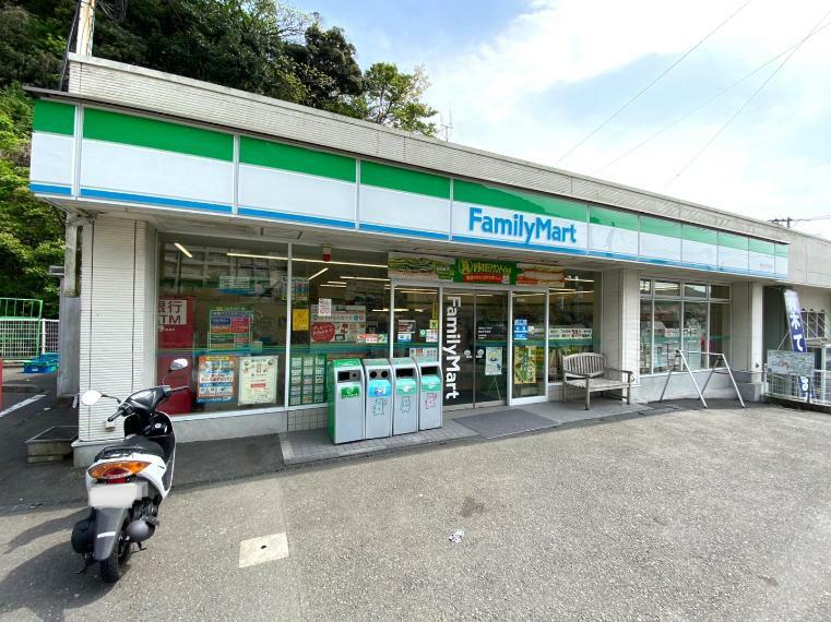 コンビニ ■ファミリーマート 野比中学前店