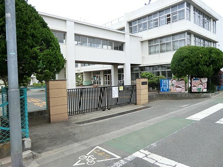 昭島市立中神小学校（約650m）