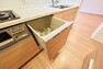 キッチン 【食洗機】後片付けもラクラク、環境にも優しいビルトイン食器洗浄乾燥機。