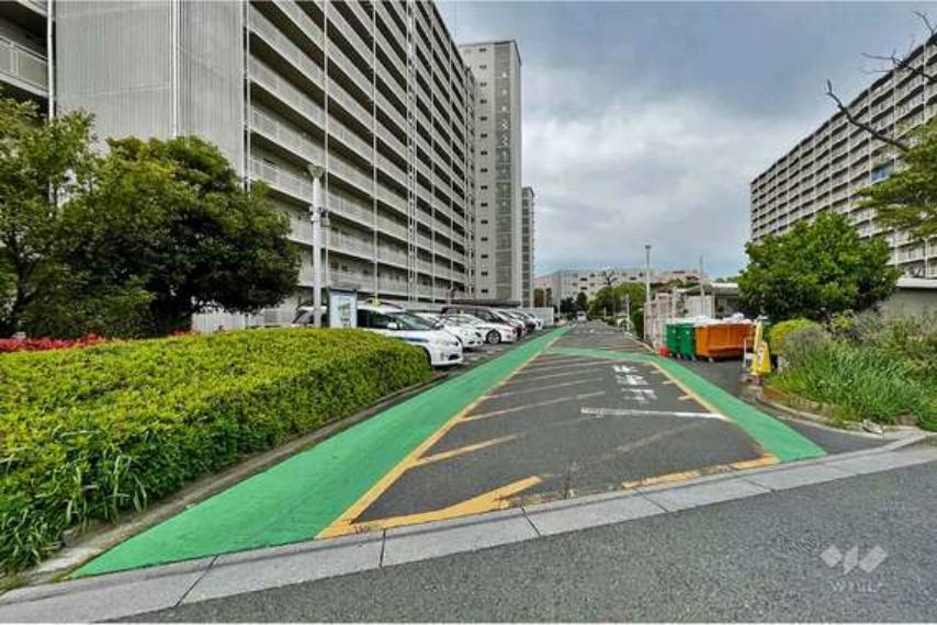 駐車場の出入り口・敷地内駐車場（屋外平面式）