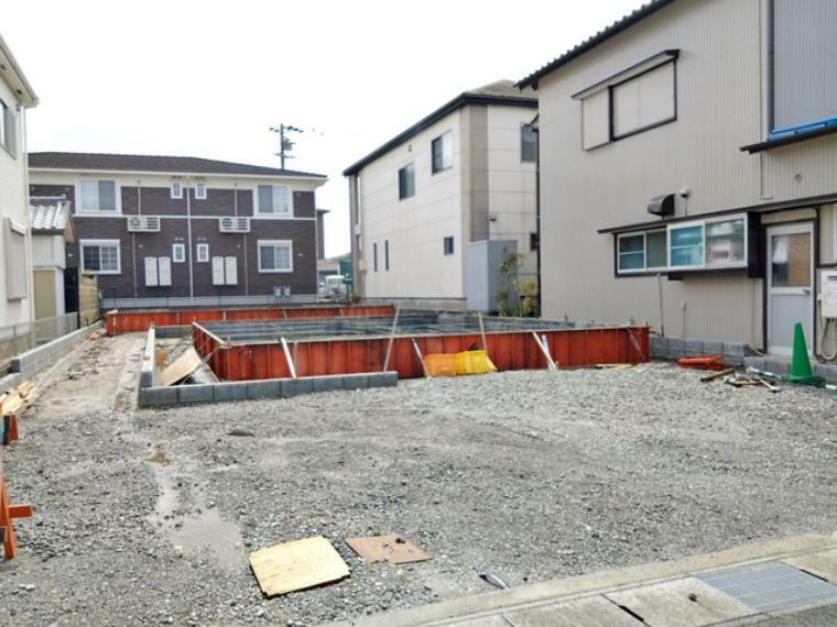 現況外観写真 3月29日撮影　只今、建築中です！