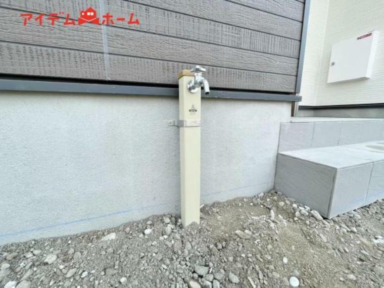 庭 ガーデニングや洗車に便利な立水栓付き。