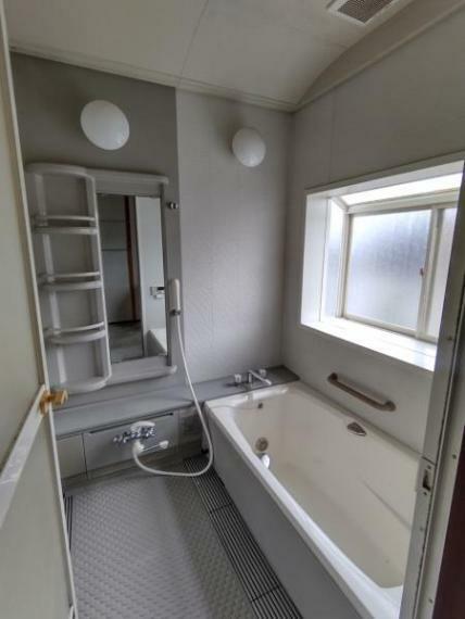 浴室 【リフォーム中/浴室】浴室はクリーニング・照明電球交換・水栓交換を行います。