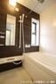 浴室 足を伸ばしておくつろぎ頂ける浴室は、壁・天井を含め一式新調しております。浴室乾燥機も完備！