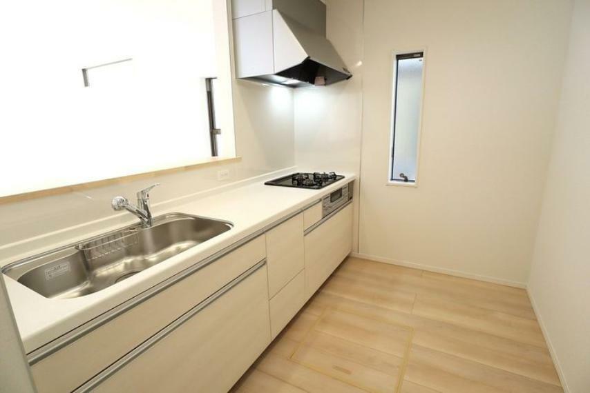 同仕様写真（内観） キッチン　同仕様　使い勝手の良いシステムキッチン 　食洗機付きで家事がはかどりそうです