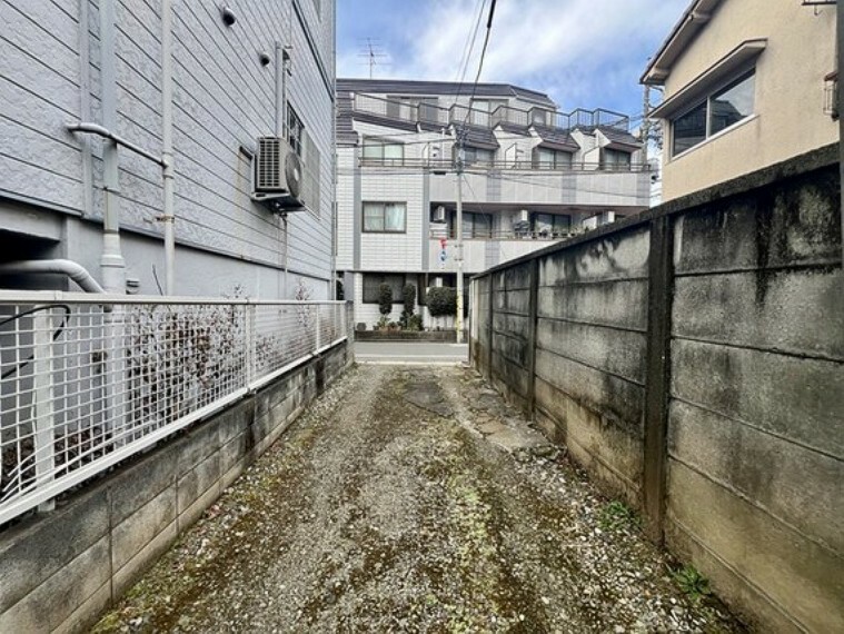 現況写真 全面通路含む現地土地写真