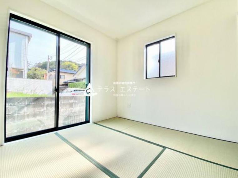 和室 5帖の洋室はキッズスペースやお昼寝等のくつろぎ空間としても※写真は同一タイプまたは同一仕様です。