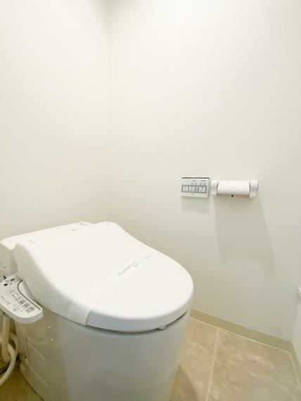 【トイレ】温水洗浄一体型タンクレストイレ