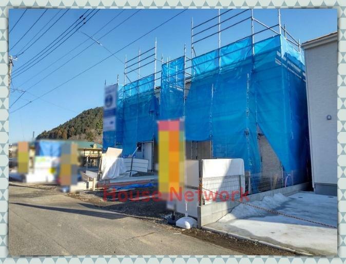 現況外観写真 建物は近隣の同建設会社施工の完成物件がご覧になれます。2024年2月14日撮影