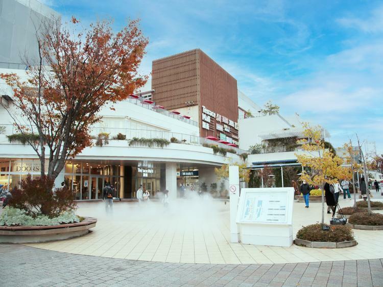 ショッピングセンター テラスモール湘南まで2100m 家族で楽しめるテラスモール、辻堂駅隣接。キッズと一緒の映画鑑賞、ショッピングに最適。オシャレな空間で特別な一日を。