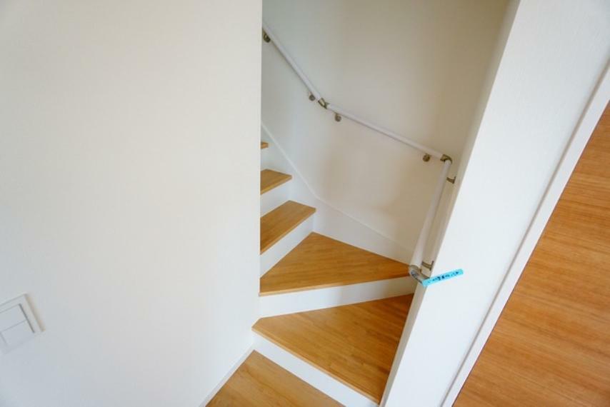 構造・工法・仕様 階段は段数を通常より1段多く段差を低く設定し、 より安全な階段を追求しました。