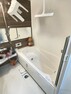 浴室 ステップ仕様の浴槽は節水効果が期待できたり、半身浴にもつかえて便利です。