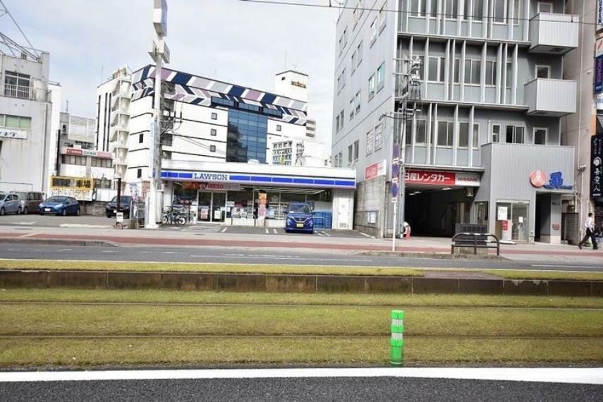 コンビニ ローソン鹿児島中央駅前店【ローソン鹿児島中央駅前店】鹿児島市中央町にあるコンビニです。駐車場あり