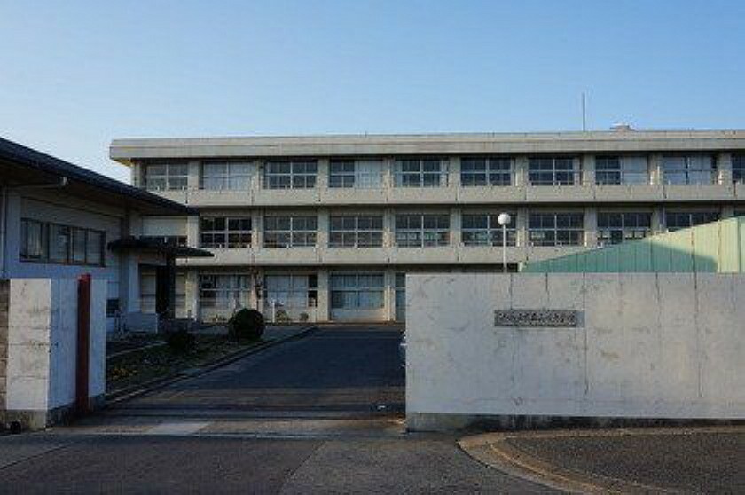 高田中学校（約1,110m）