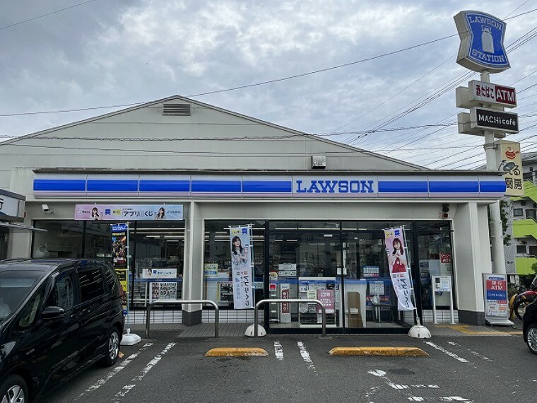 コンビニ 【コンビニエンスストア】ローソン 高知神田店まで347m