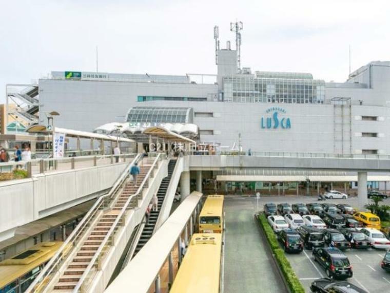 東海道本線「茅ヶ崎」駅 横浜駅まで電車で約40分、新宿駅まで電車で約50分でアクセスできます。駅周辺は、海や山に囲まれた自然豊かなエリアです。