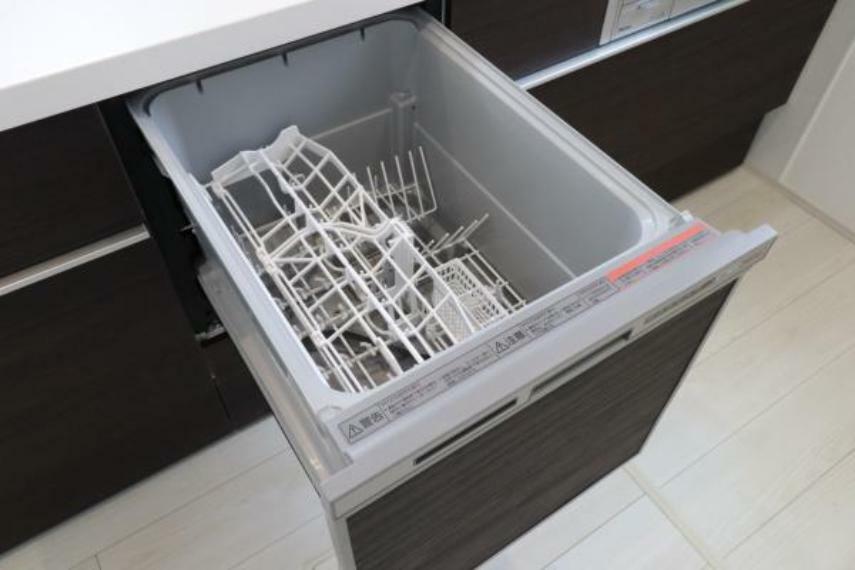 キッチン ビルトイン食洗器標準装備です。