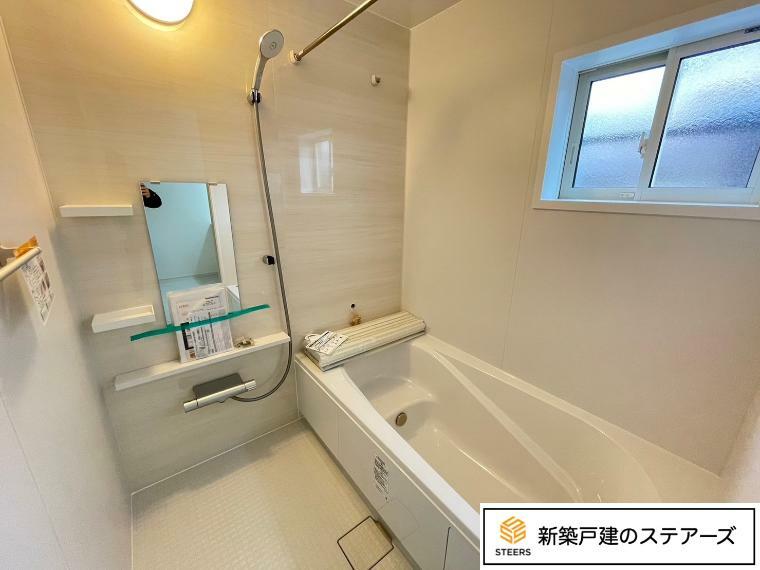 浴室 デザイン性に優れた浴槽でゆったりとしたバスタイムを演出。