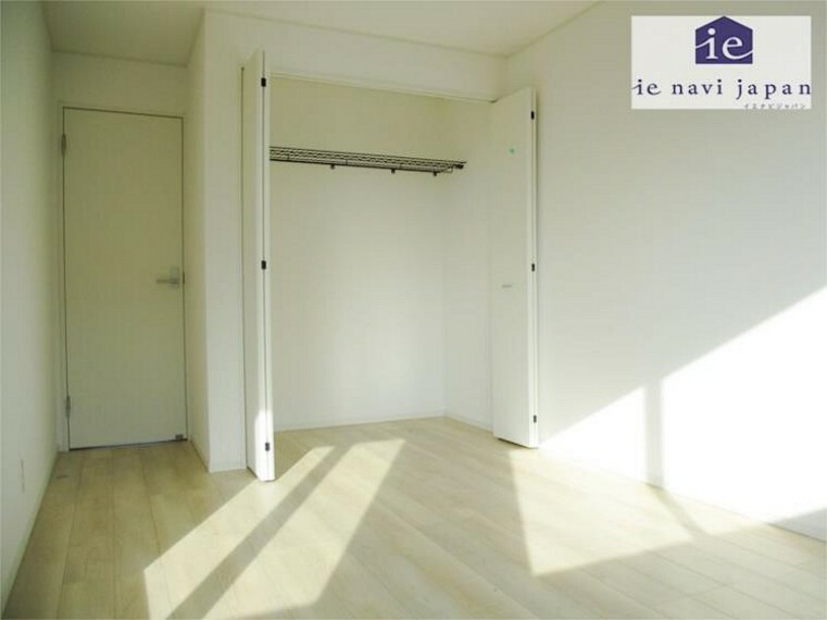 寝室 主寝室・居室1　　　　収納力の高さでお部屋を有効利用できます！