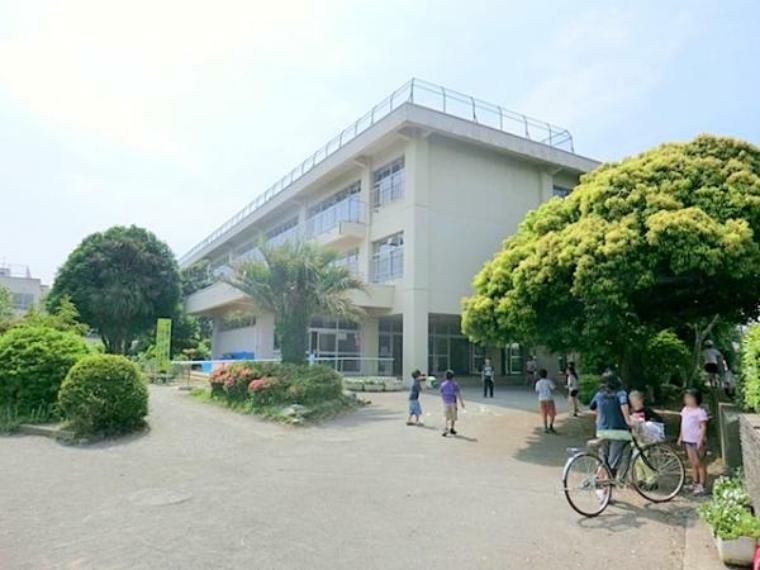 小学校 【愛川町立中津第二小学校】　保育園や中学校が隣接しているので、保育園から中学卒業までの12年間の付き合いにもなる子どもも少なくないようです！