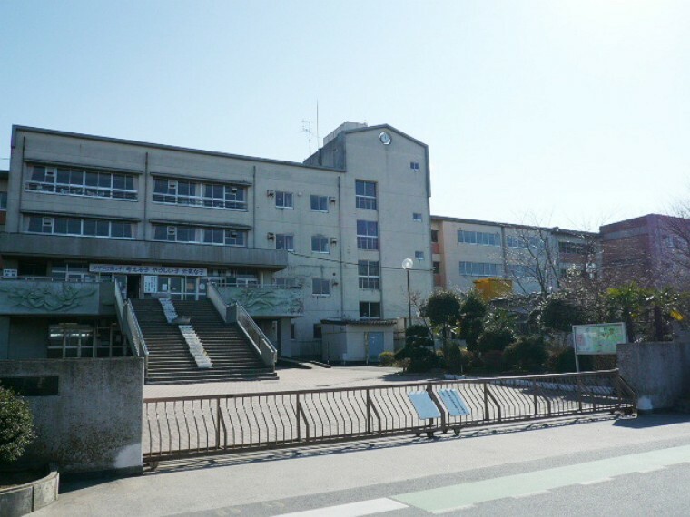 小学校 【小学校】越谷市立桜井南小学校まで430m