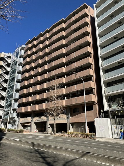 外観写真 総戸数102戸のビッグコミュニティ「クリオ新横浜壱番館」地上11階建てマンションの最上階です。