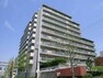 外観写真 【外観】「緑地公園コーポラス」は、北大阪急行線「緑地公園」駅から徒歩3分のマンションです。