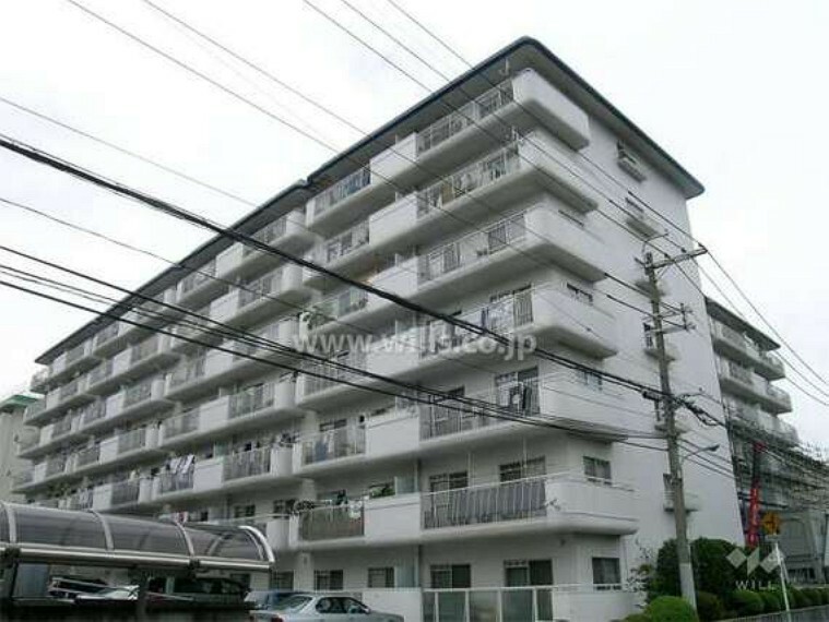 【外観】「桃山台レックスマンション」は、「豊中市新千里南町」にある総戸数105戸のマンションです。