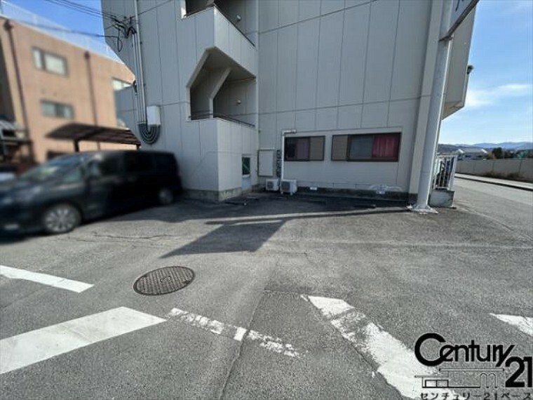 敷地内駐車場 ■現地撮影写真■こちらは現地駐車場です！